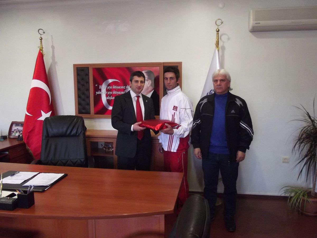Şampiyonlar Mete\'yi Ziyaret Etti