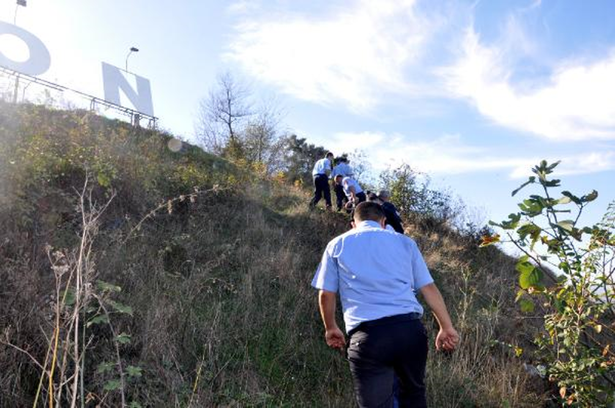 Trabzon\'da Yamaçlarda Gezinen \'Çıplak\' Yakalandı