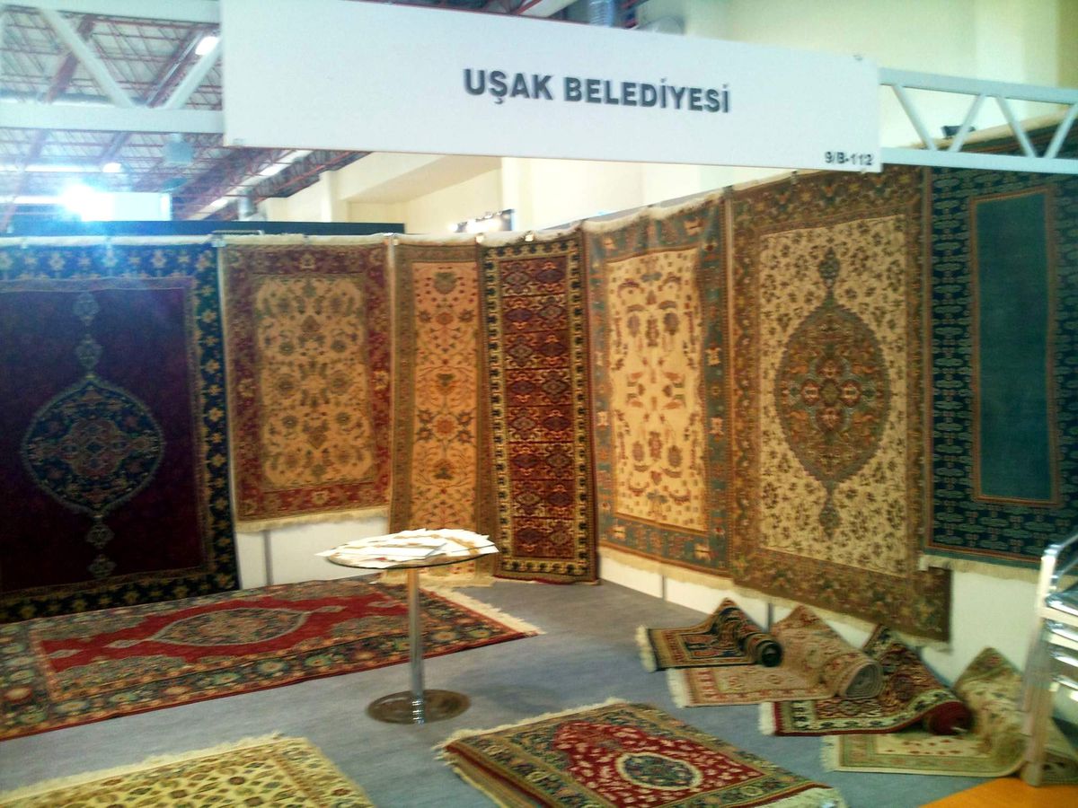 Uşak Halısı İstanbul\'daki Fuarda Tanıtıldı