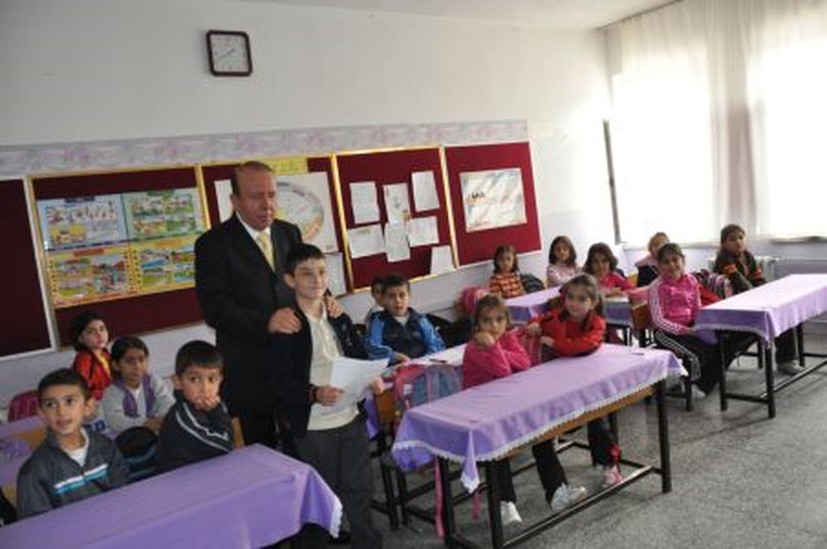 Vali Oğuz\'a İsteğini Şirle Anlattı