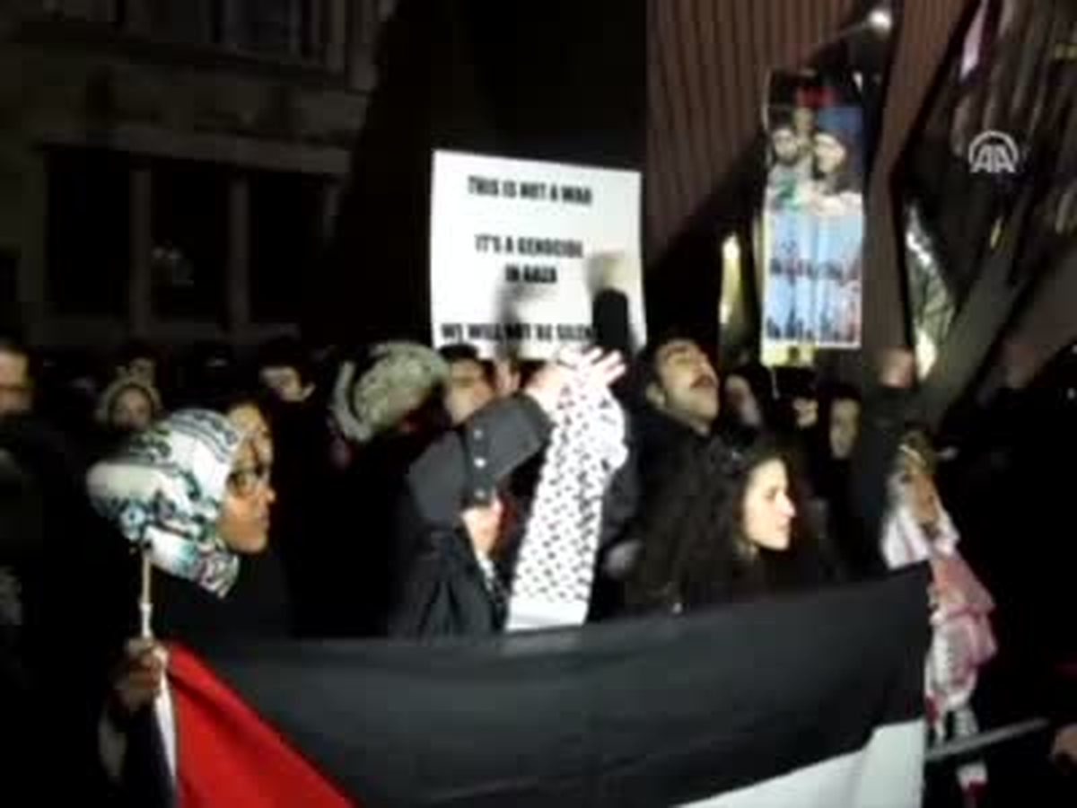 Yahudiler Saldırıyı Protesto Etti