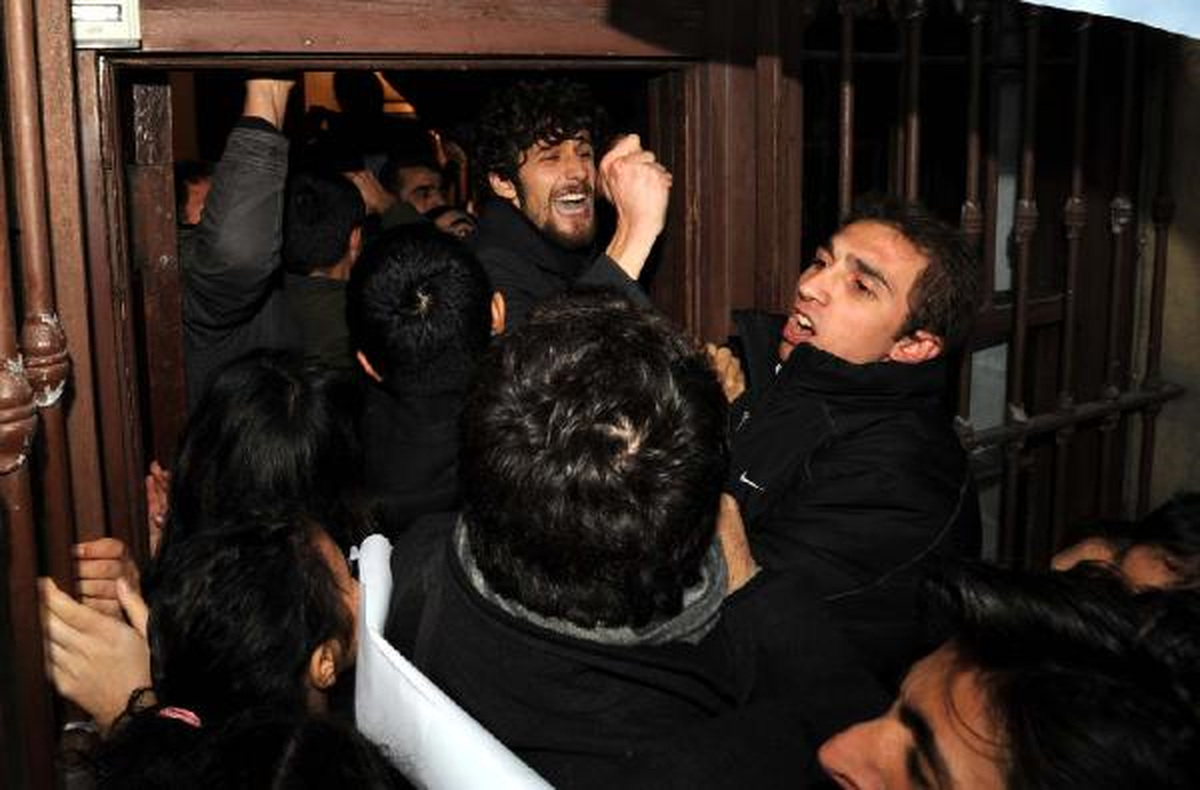 YÖK Başkanına Yumurtalı Protesto