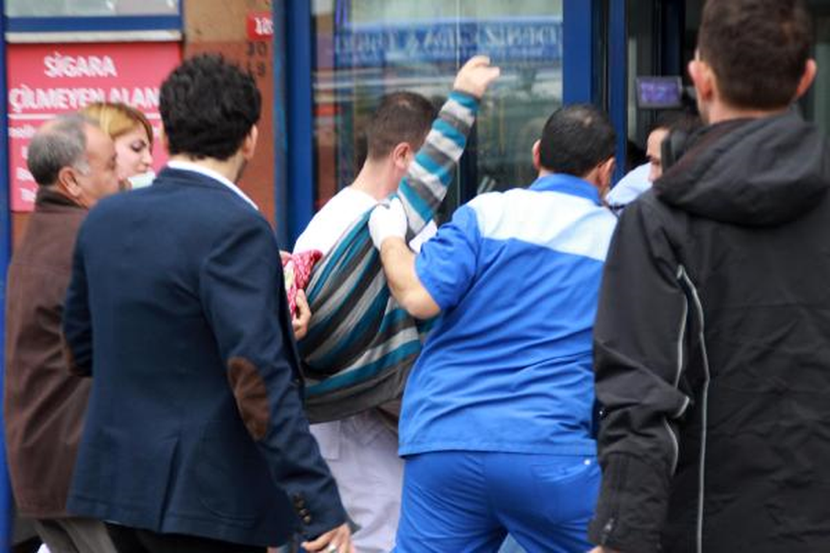 / Açlık Grevi Destekçilerine Polis Müdahalesi