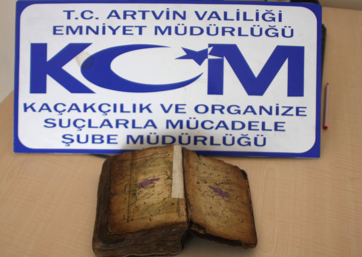 Artvin\'de Tarihi Kur\'an-I Kerim Ele Geçirildi