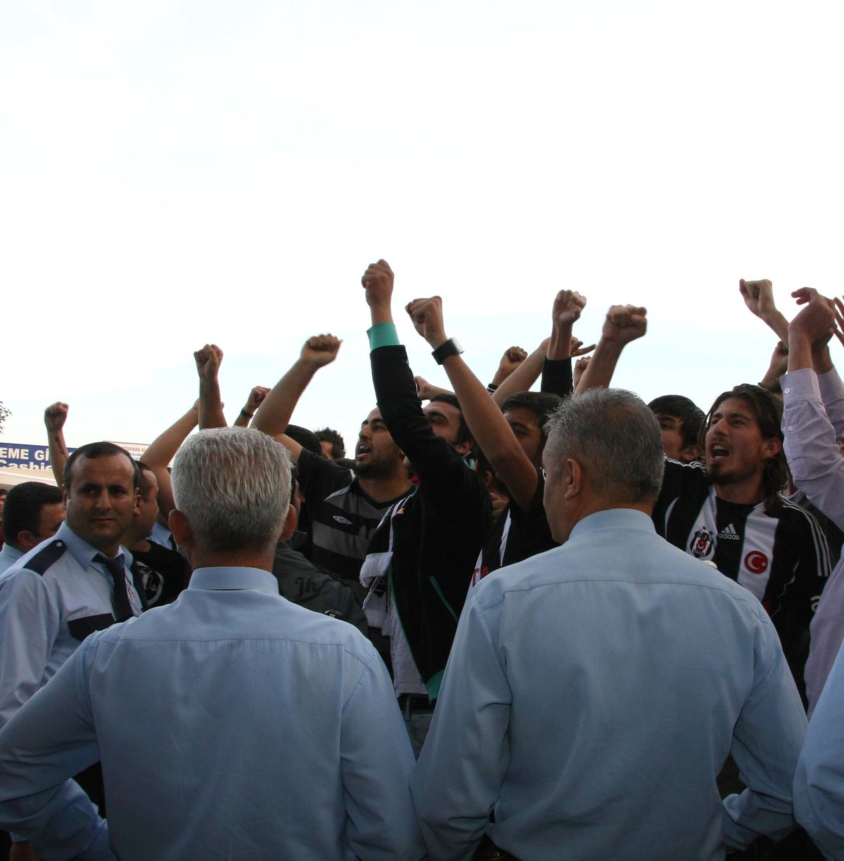 Beşiktaş\'a Antalya\'da Coşkulu Karşılama