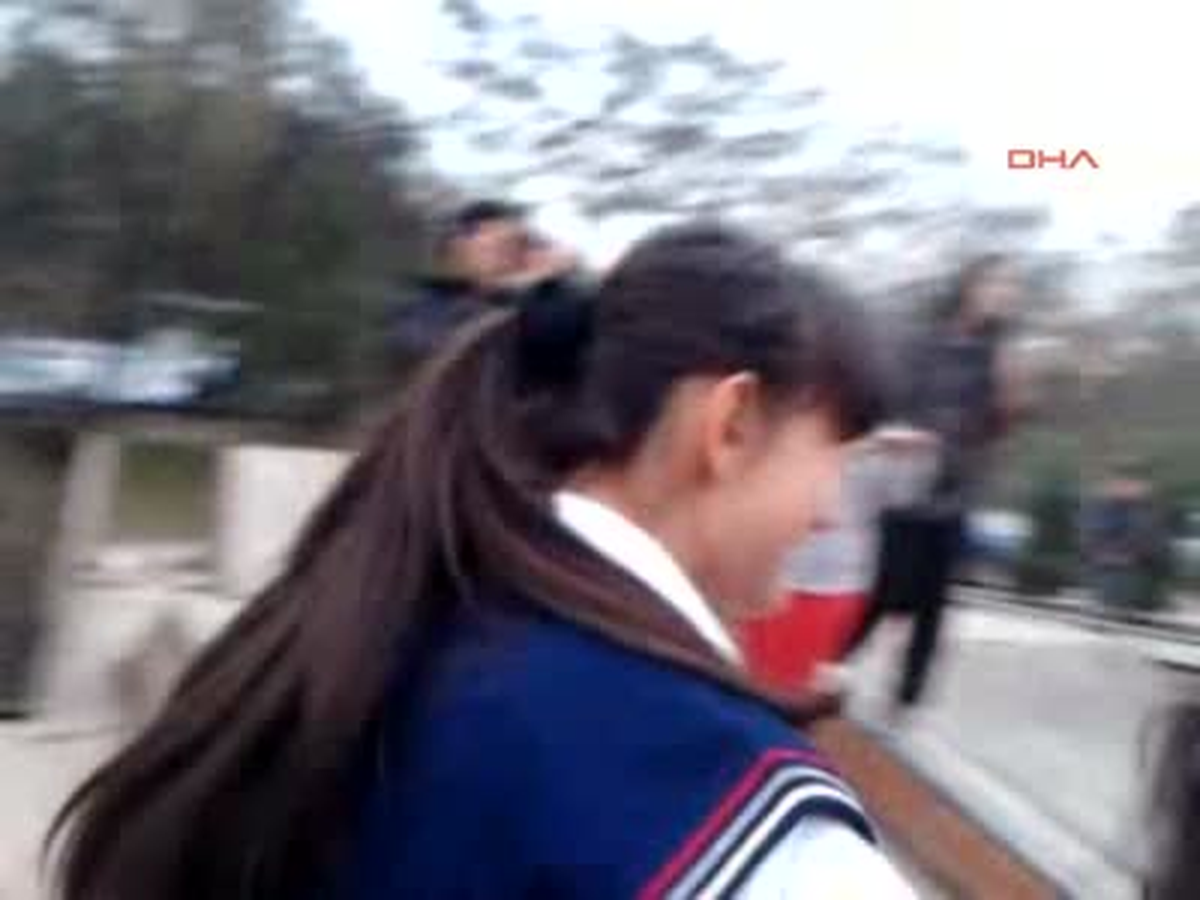Bolu Kız Öğrenciler Kavga Etti, Arkadaşları Gülerek İzledi