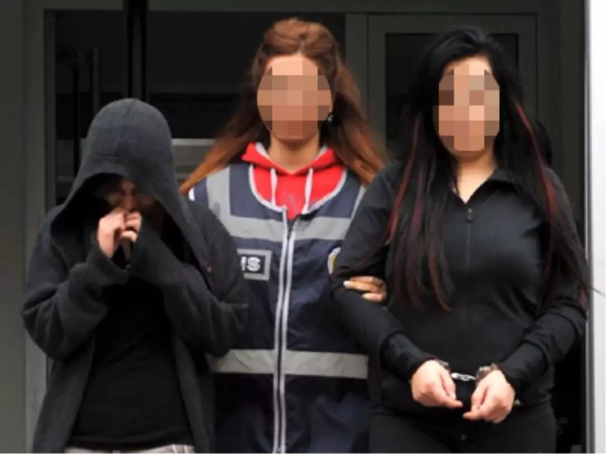 Çıplak Görüntülü Jigolo Çetesi