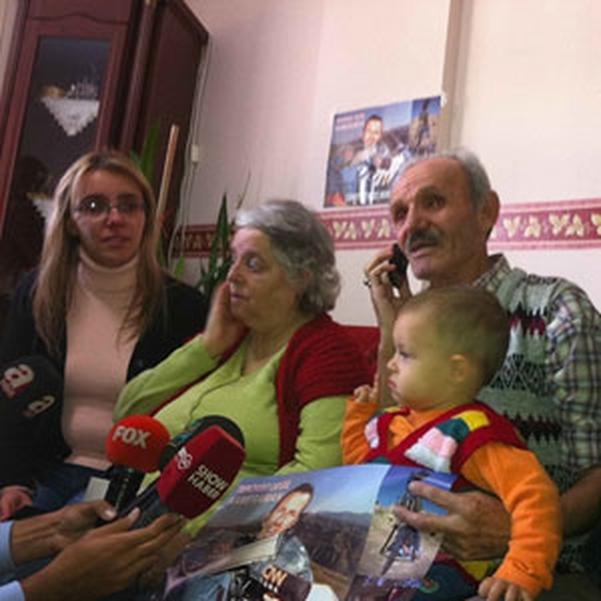 Cüneyt Ünal\'ın Evinde Bayram Sevinci