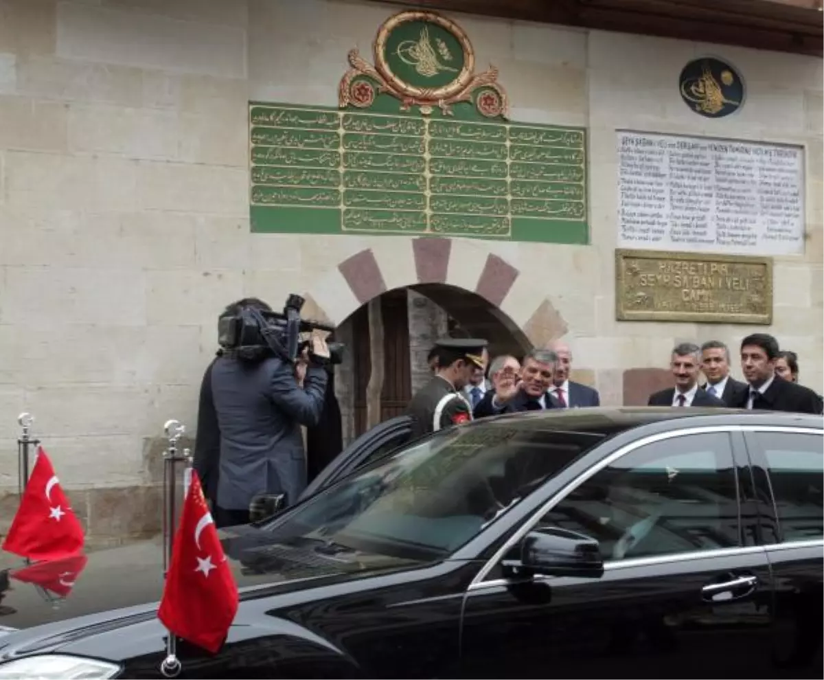 Gül, Kastamonu\'da Türbe Ziyaret Etti