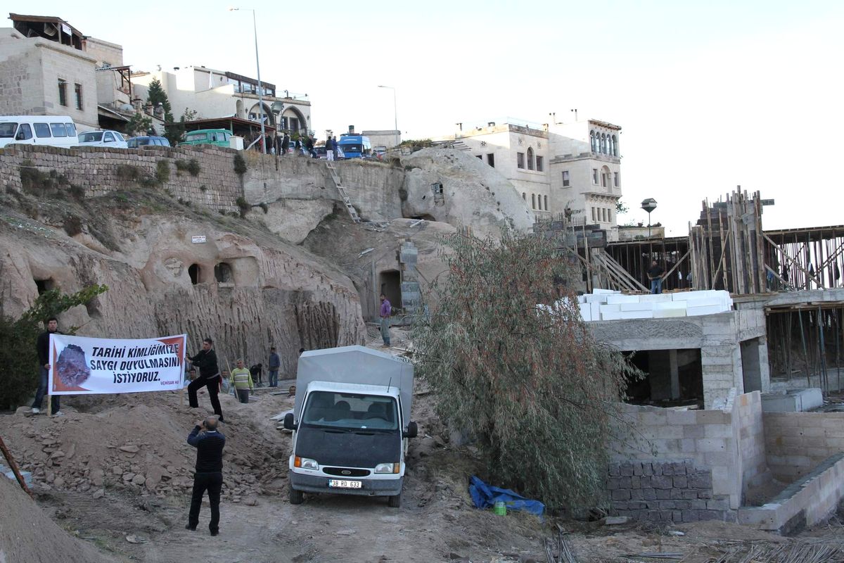 Peri Bacaları Arasına Yapılan Butik Otel İnşaatlarına, Turizmciler Tepki Gösterdi