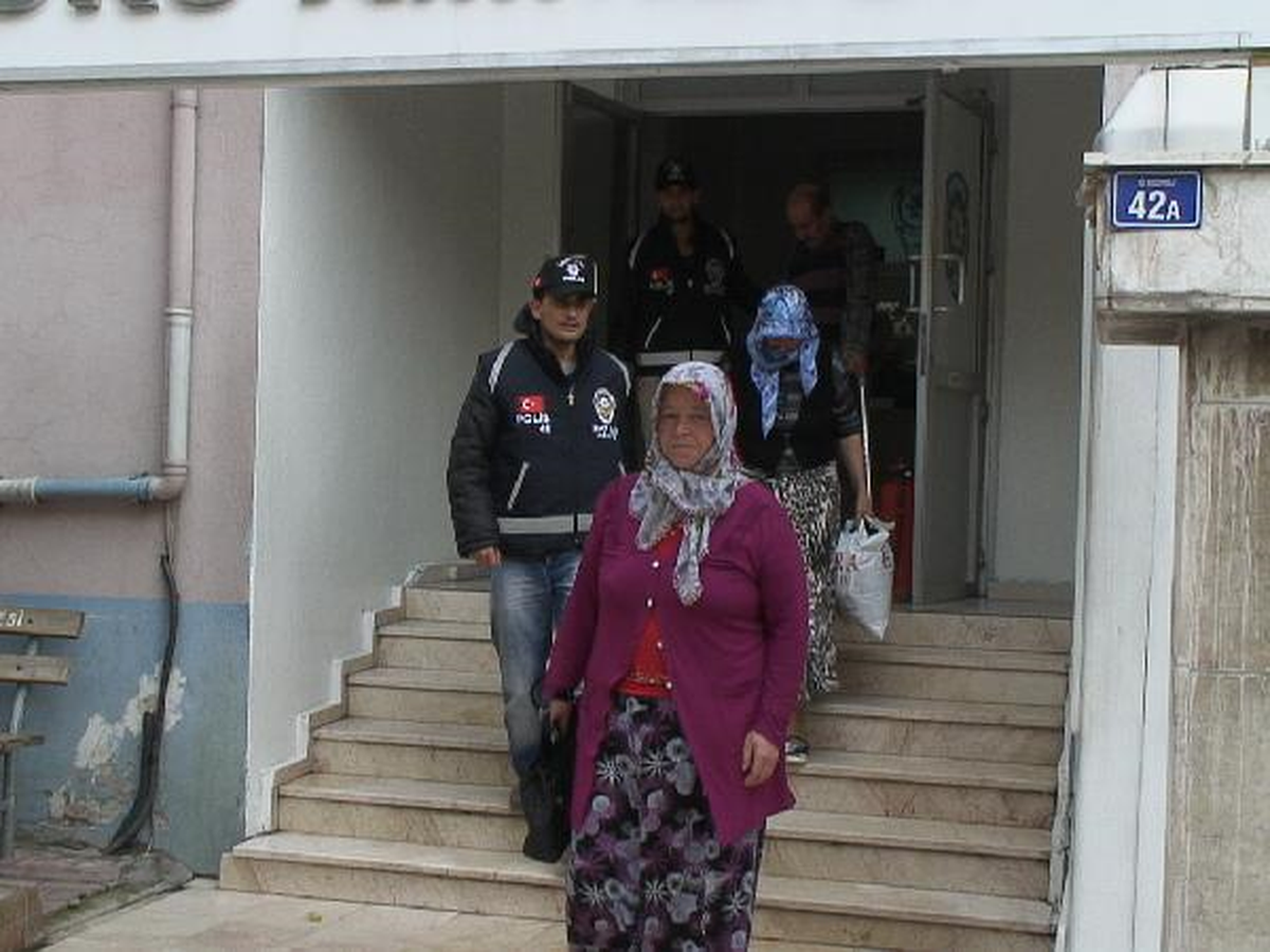Sahte Altın Bilezikleri Kuyumcuya Bozdurmak İstediler