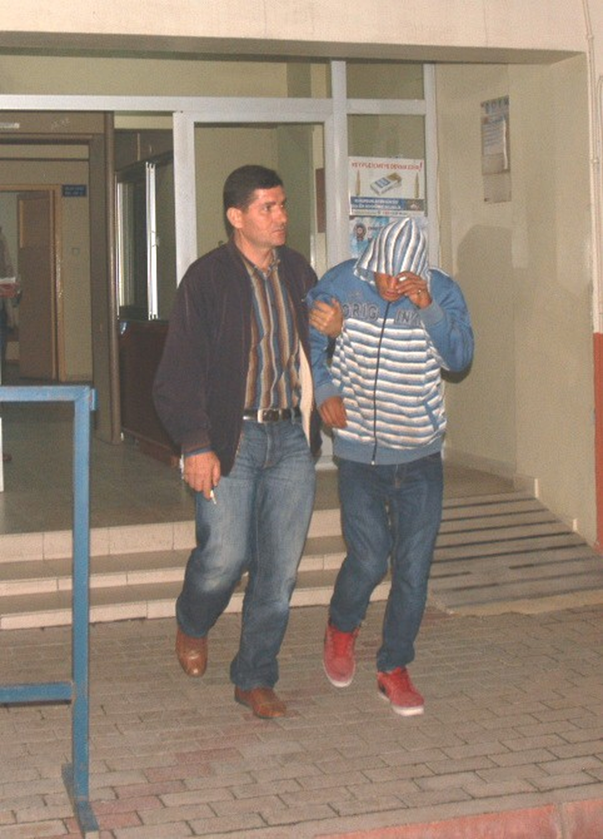 Suçunu İtiraf Ettiği Kişi Komiser Çıkınca Yakayı Ele Verdi