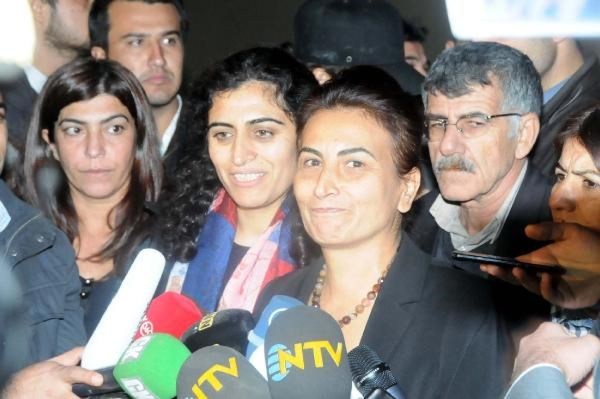 Tuğluk ve BDP\'li Vekiller Cezaevinde Açlık Grevcileriyle Görüştü: Grev Sona Erecek Düşüncesindeyiz