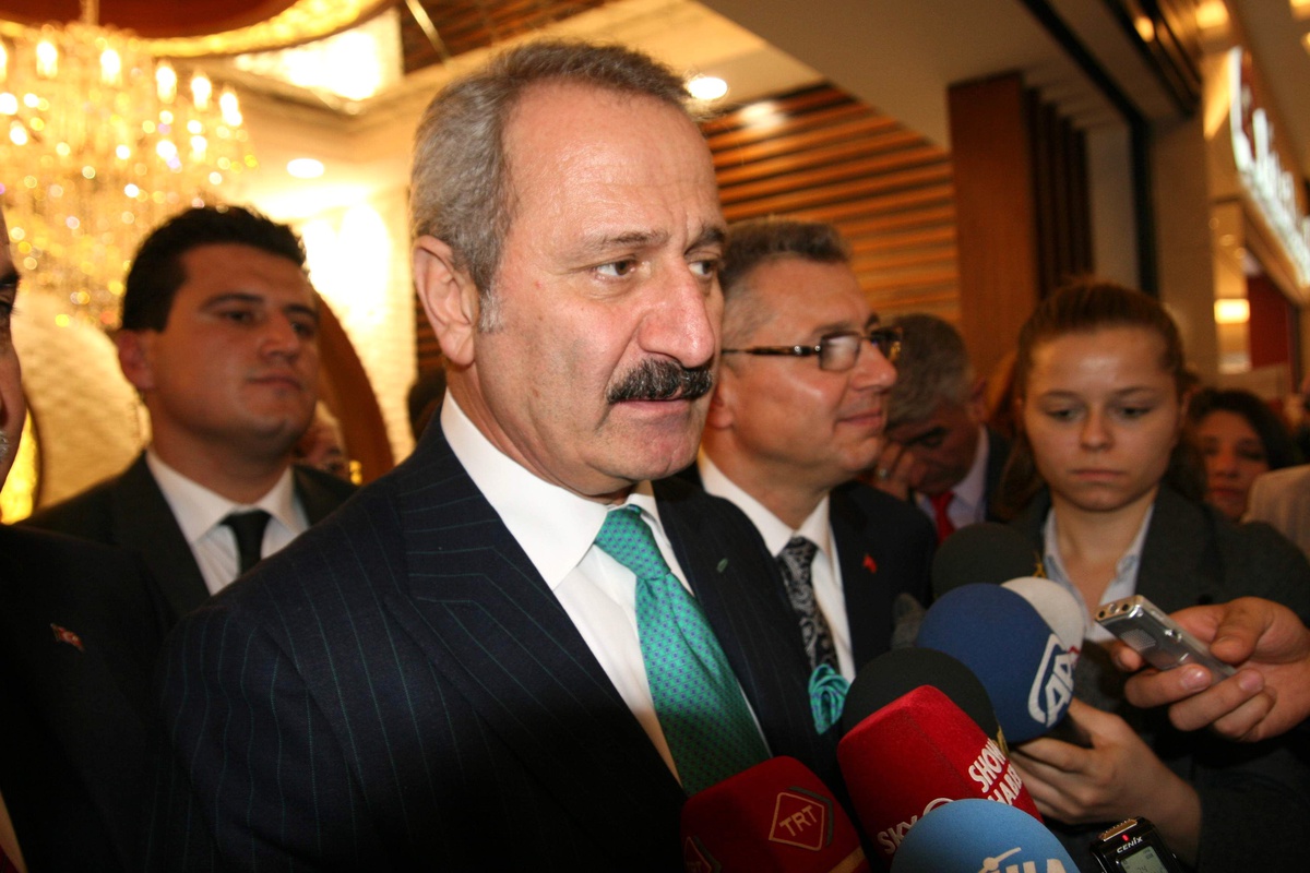 Türk Müteahhitleri Türkmenistan\'ı Yeniden İnşa Ediyor