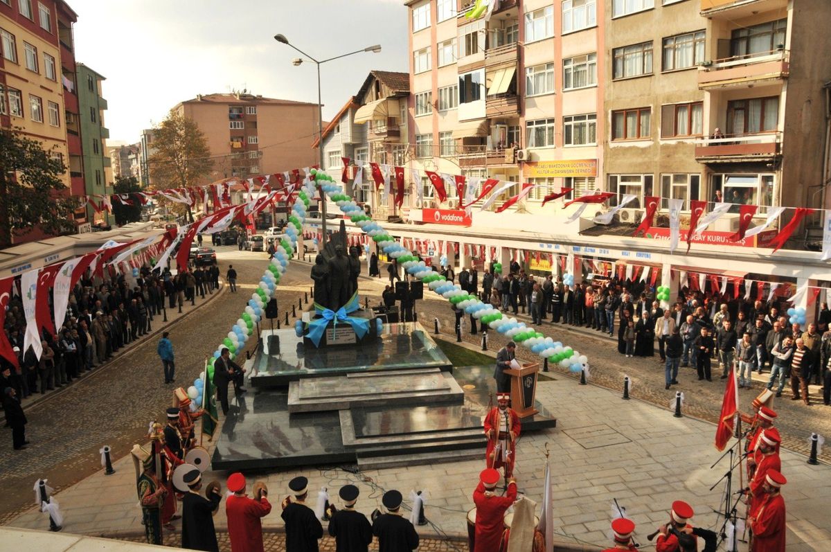 Üçyol Meydanı Göz Kamaştırıyor
