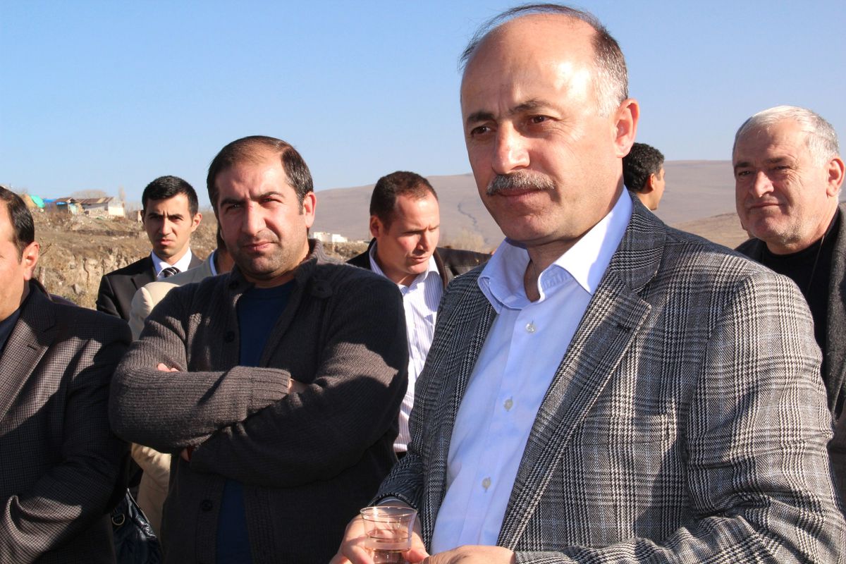 Vali Azizoğlu: "İhtiyaç Sahiplerine 65 Metre Kare Ev Yapacağız"