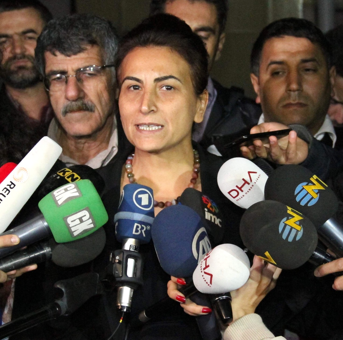 Van Bağımsız Milletvekili Aysel Tuğluk, Abdullah Öcalan\'ın "Açlık Grevlerini Bitirin" Çağrısını...
