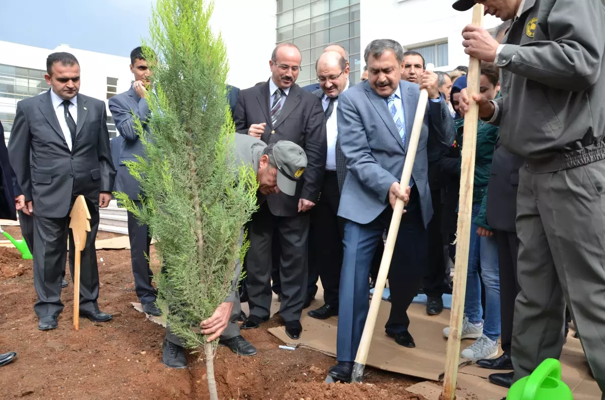 Bakan Eroğlu\'nun Kilis Temasları