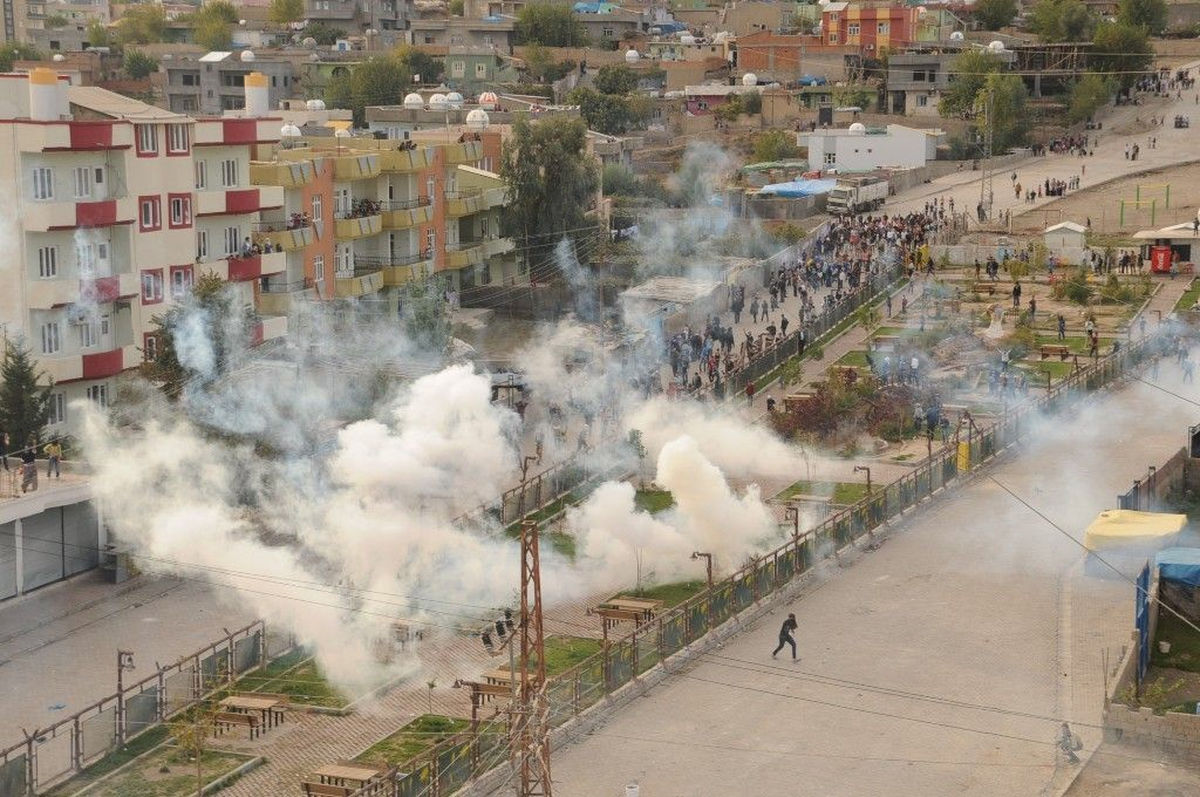 Cizre\'de İzinsiz Gösteriye Polis Müdahale Etti