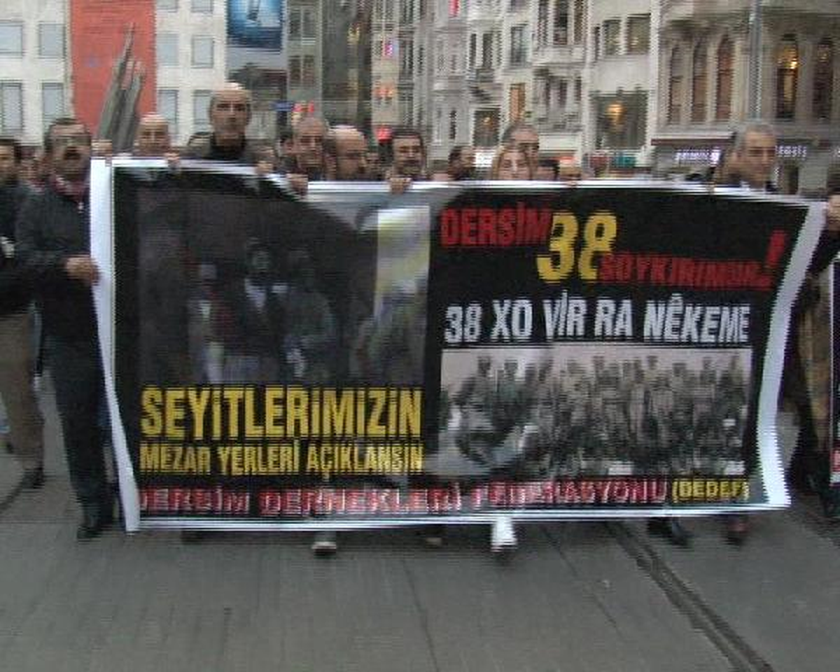 Dersim Olaylarının 75. Yılında Dersimliler Taksim\'de Yürüdü