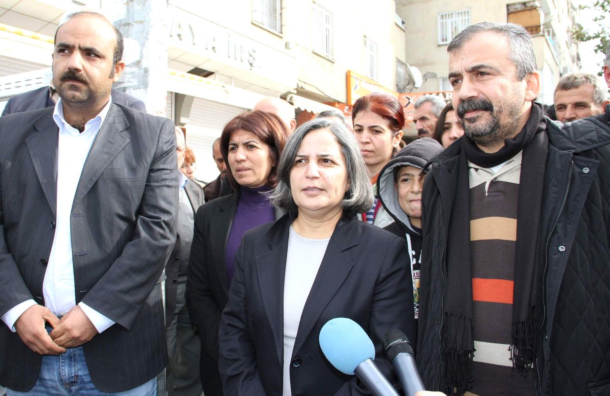 Diyarbakır\'da 447 Tutuklu Açlık Grevini Bitirdi