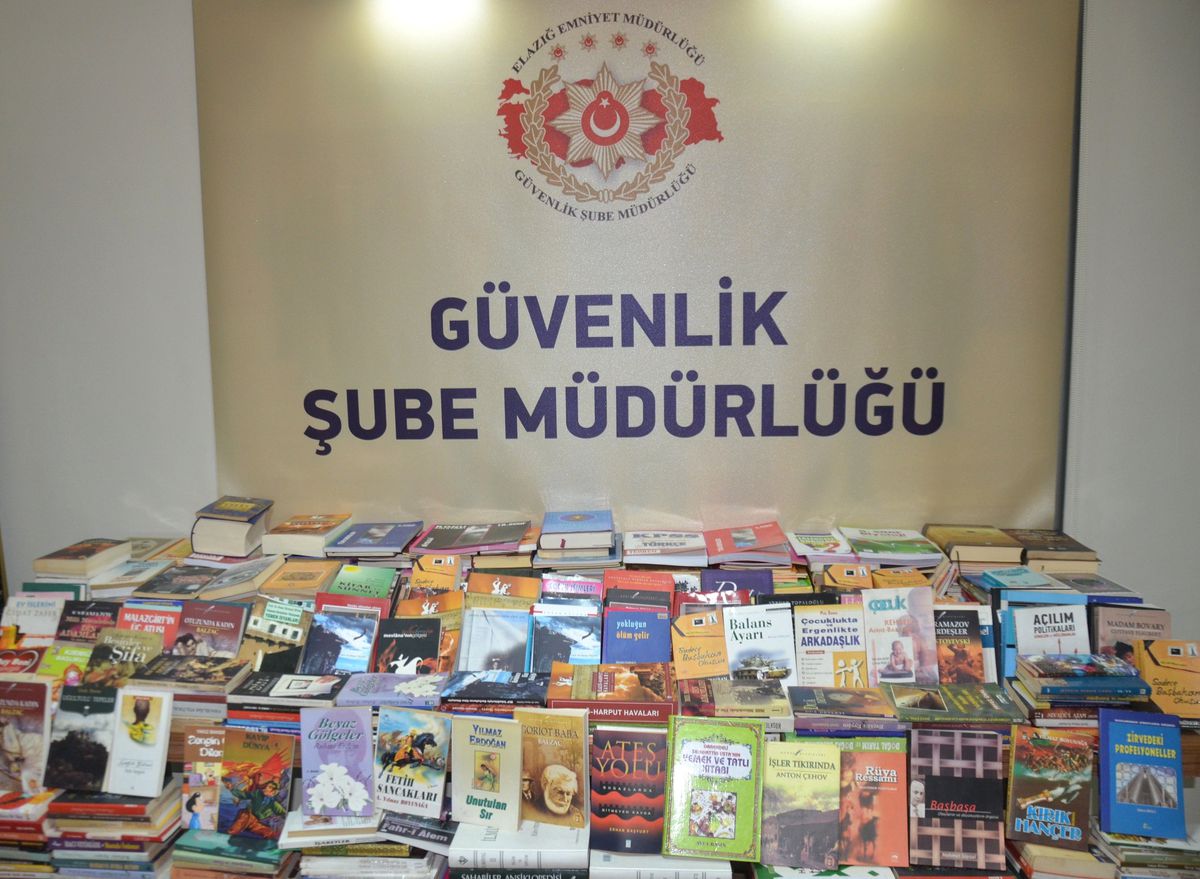 Elazığ\'da Korsan Kitap Operasyonu
