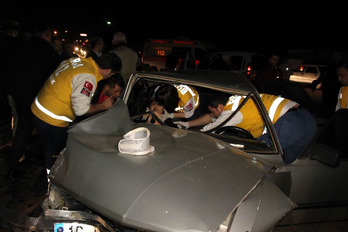 Hurdaya Dönen Araçta Can Pazarı