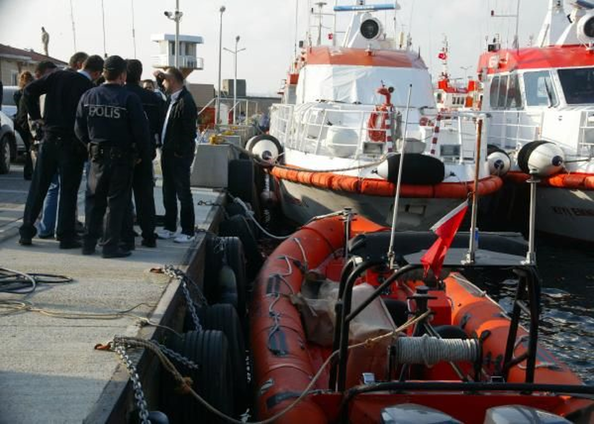 Kadıköy\'de Denizde Ceset Bulundu