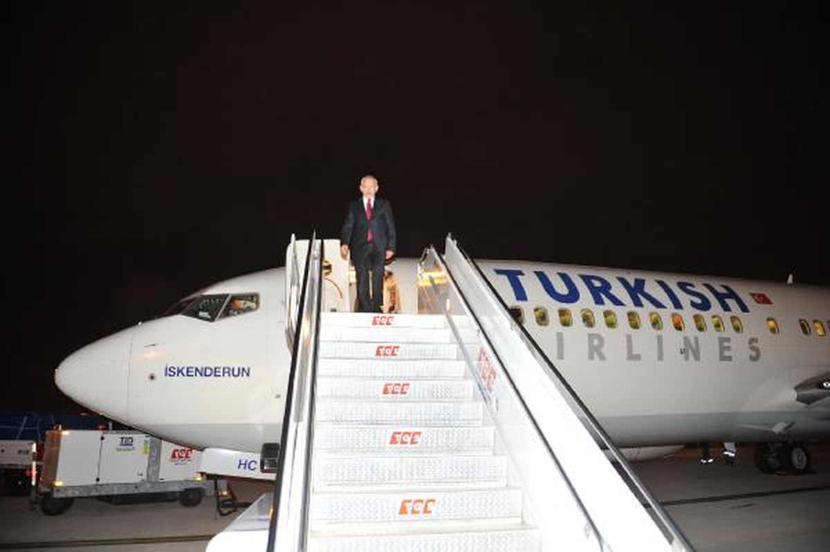 Kılıçdaroğlu\'nun Uçağı Ankara\'ya İnemedi, İstanbul\'a Geri Döndü