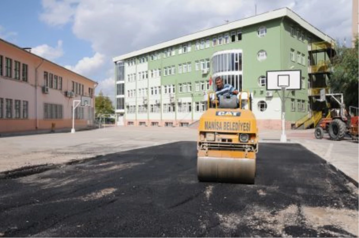 Okullar Belediye Desteğiyle Hayat Buluyor