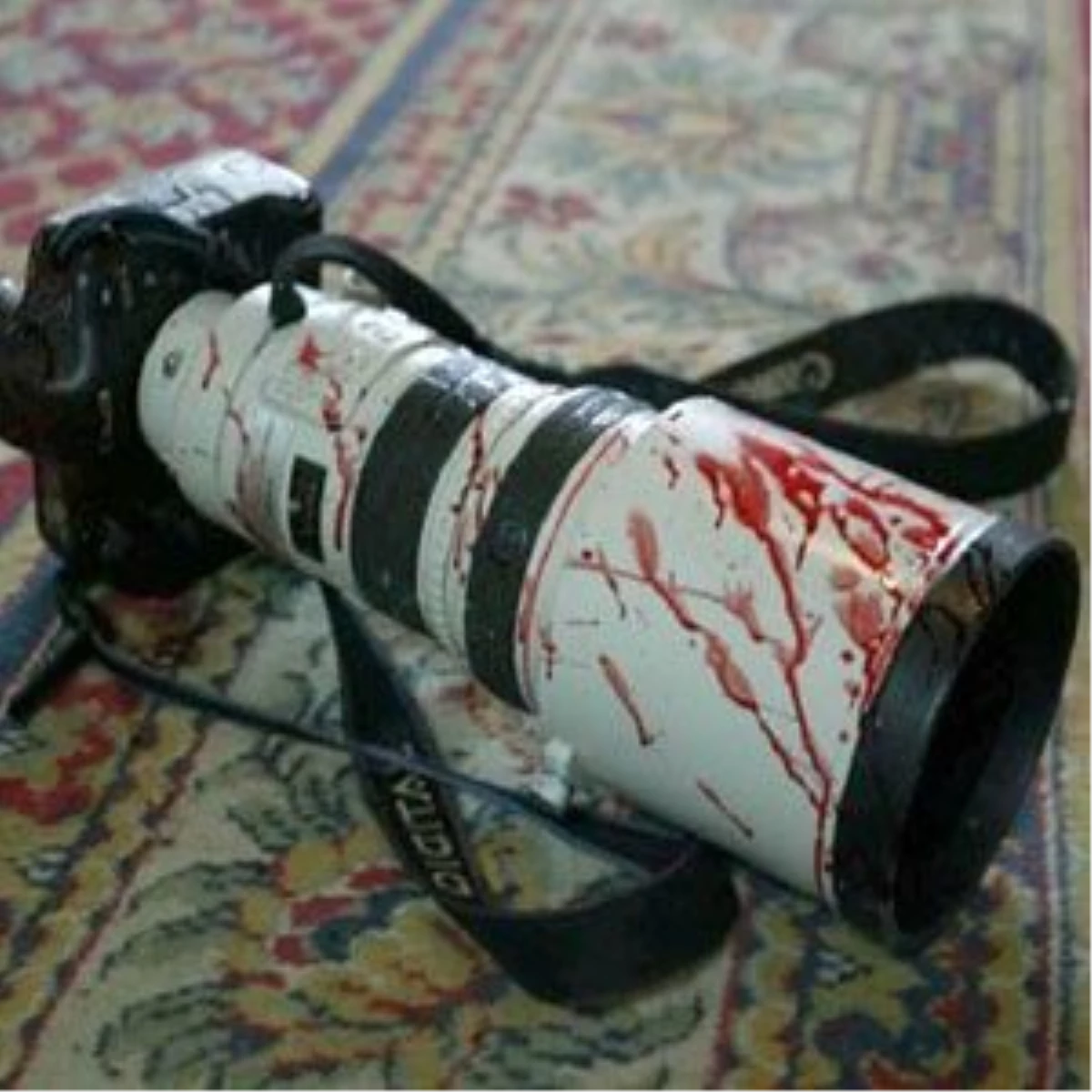 Pakistan\'da Bir Gazeteci Öldürüldü
