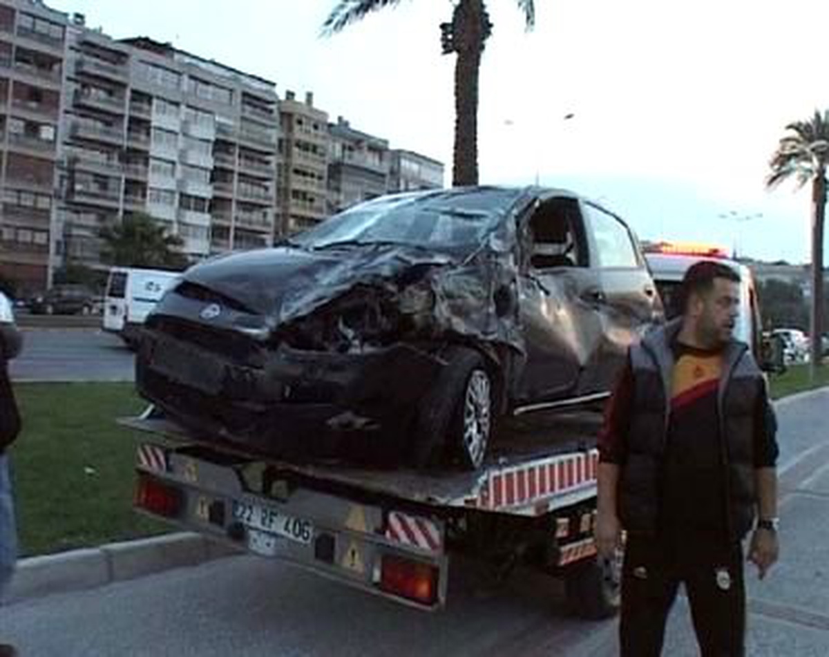 Sahil Yolunda İki Otomobil Çarpıştı: 8 Yaralı
