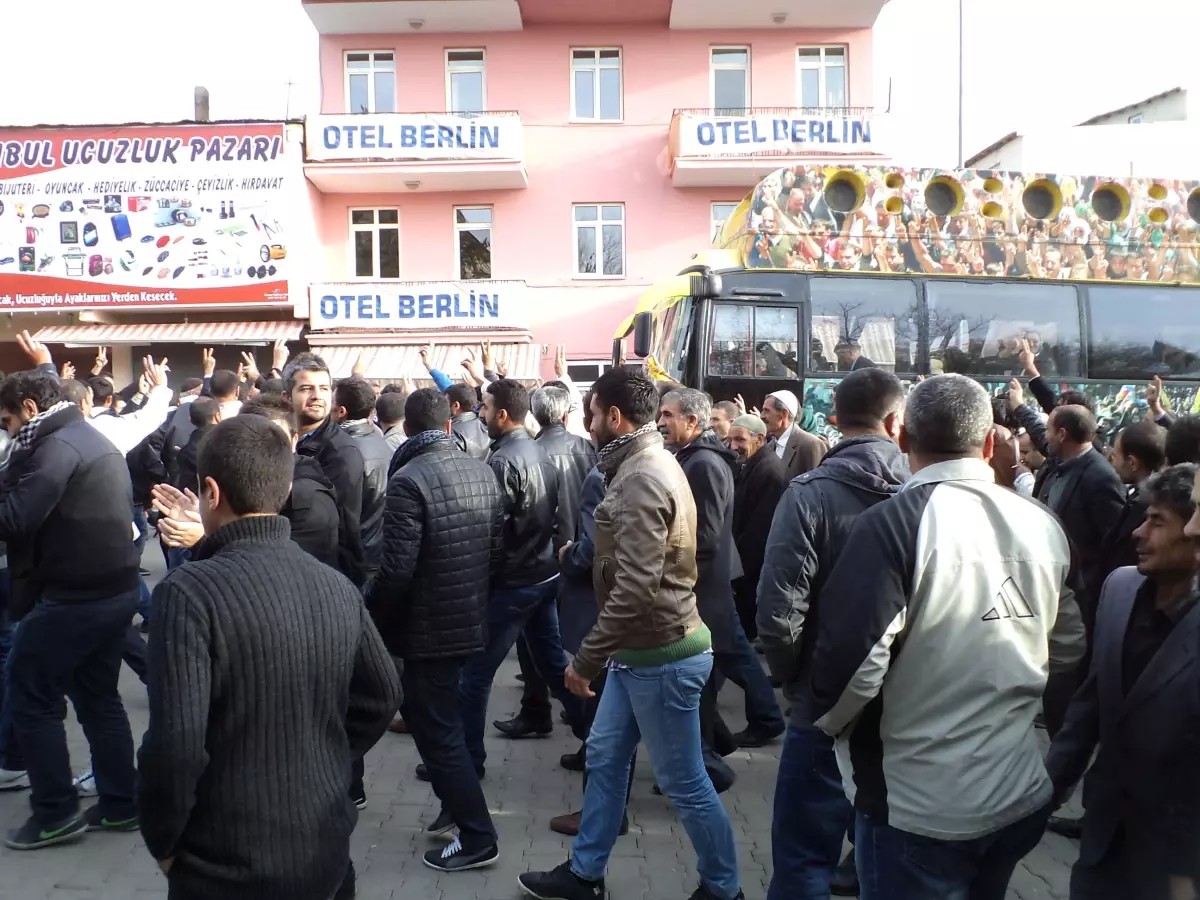 Selahattin Demirtaş Varto\'da