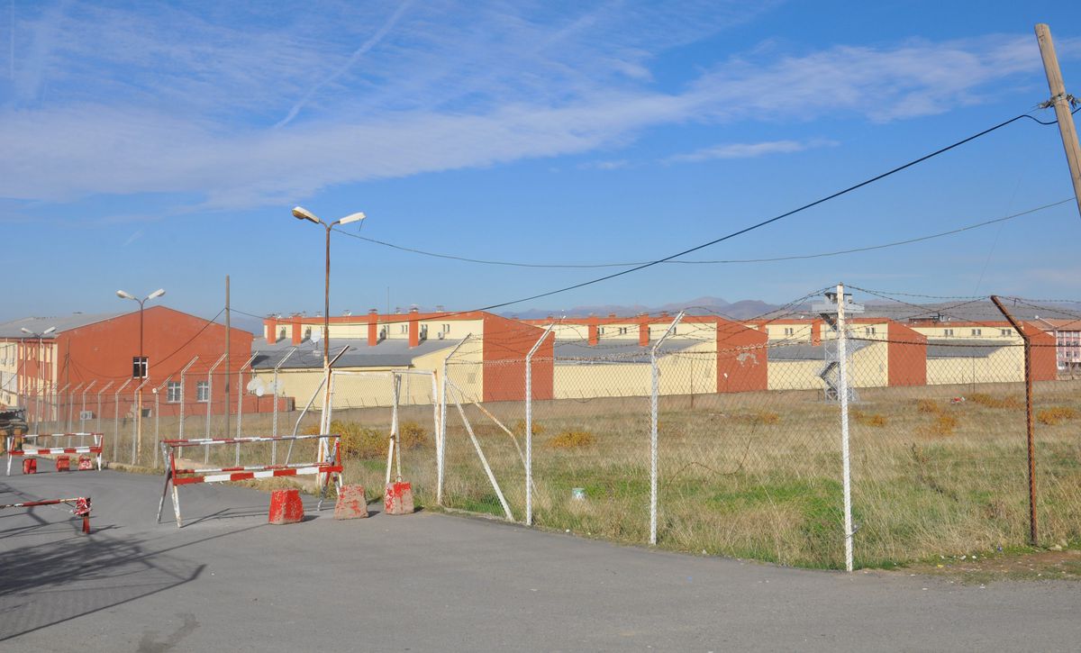 Siirt Cezaevinde Açlık Grevine Giren Mahkumlar Hastaneye Sevk Edildi