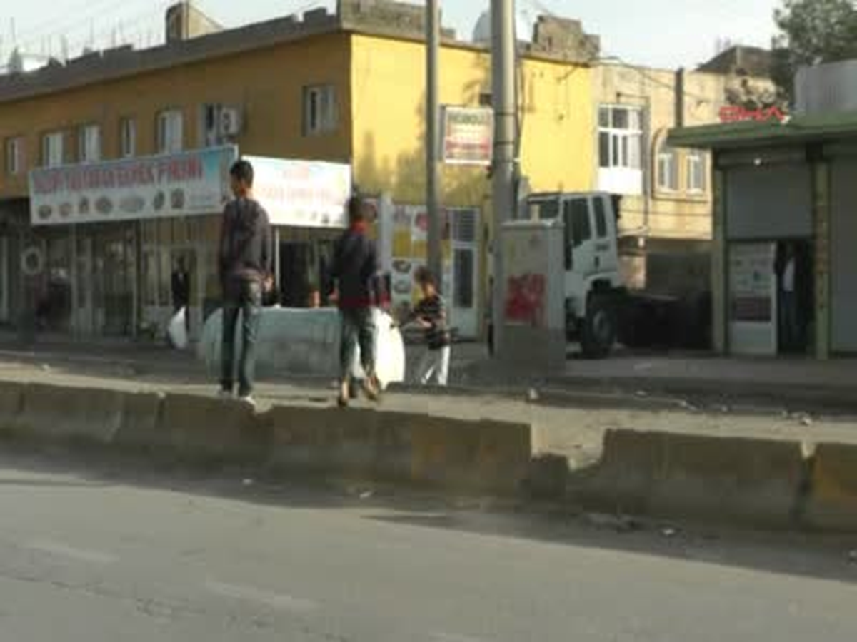 Silopi\'de Yol Kapatan Göstercilere Müdahale