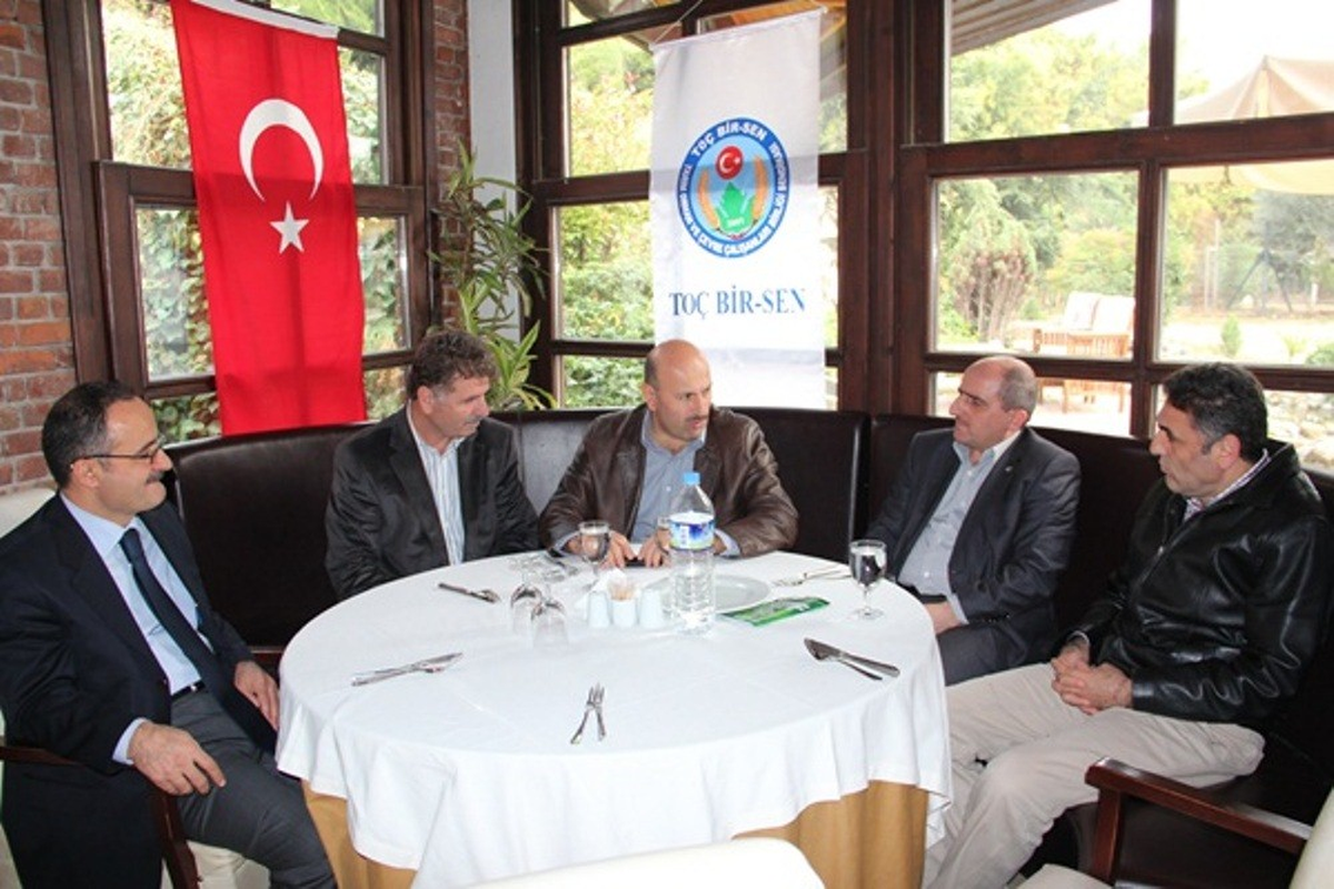 Toç Bir-Sen Üyeleri Geyve\'de Buluştu