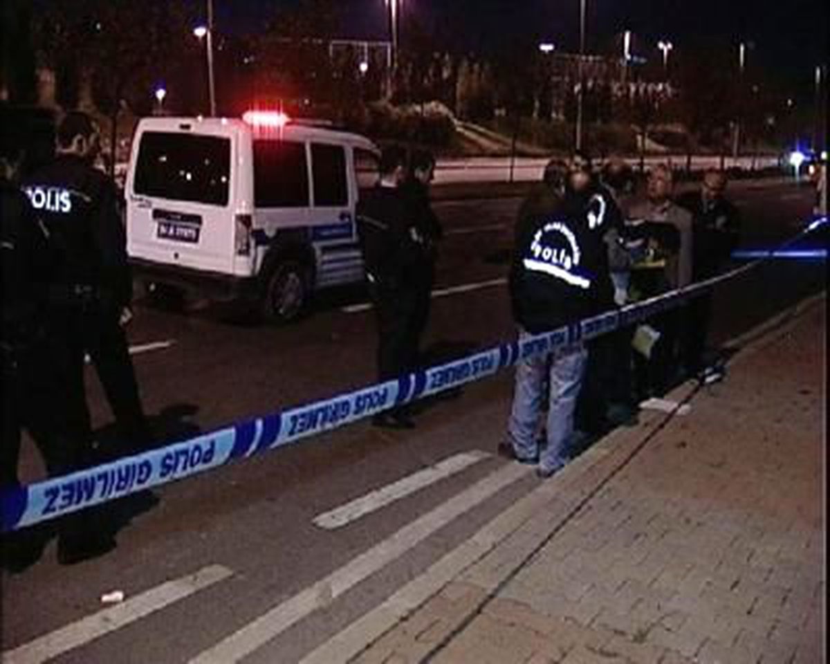 16 Yaşındaki Gence Otomobil Çarpıp Kaçtı