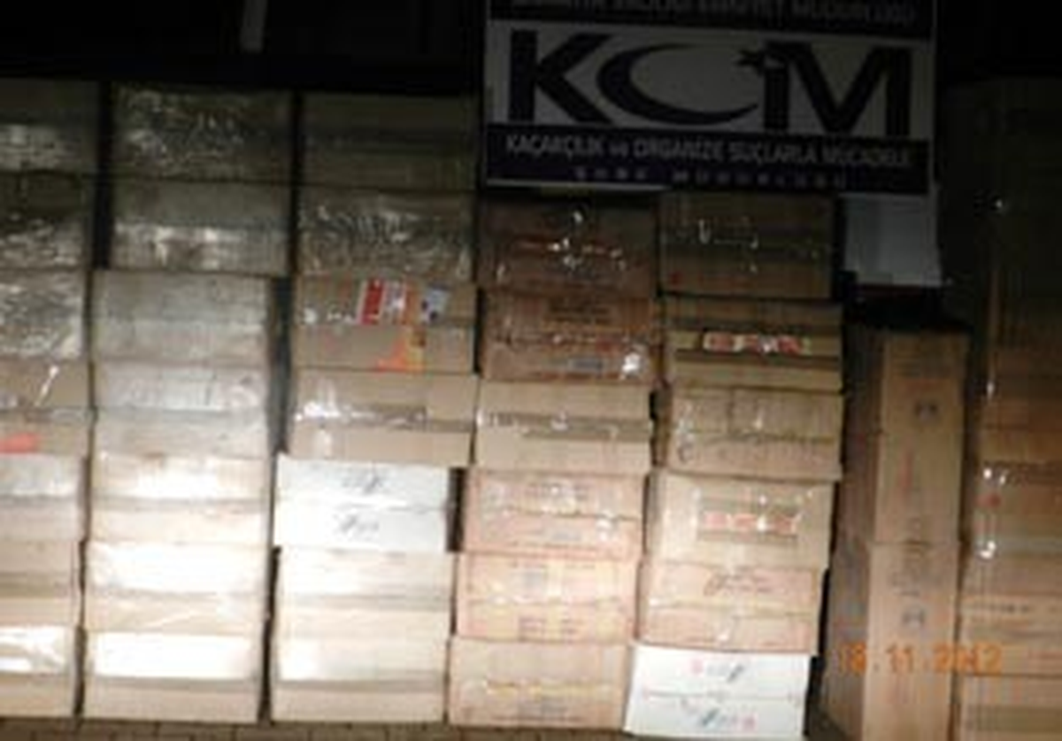 52 Bin 700 Paket Kaçak Sigara Ele Geçirildi