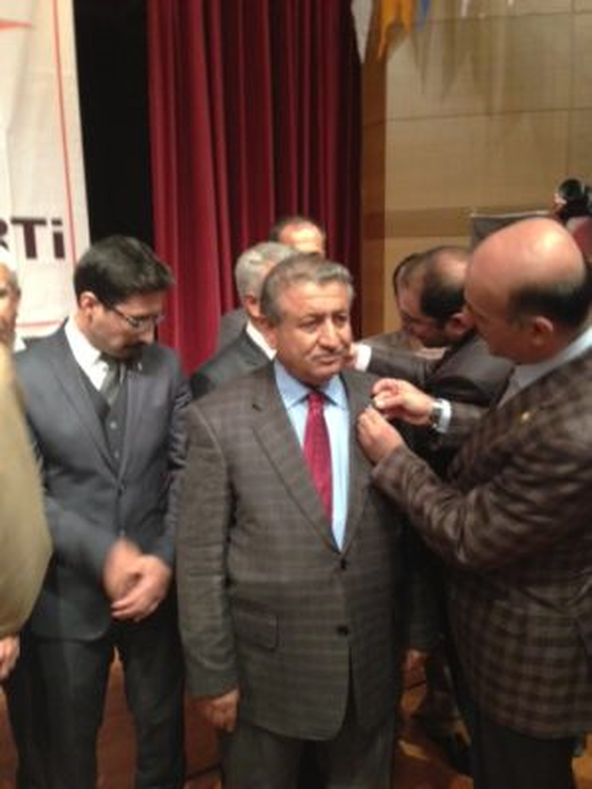 Ak Parti\'ye Has Katılım