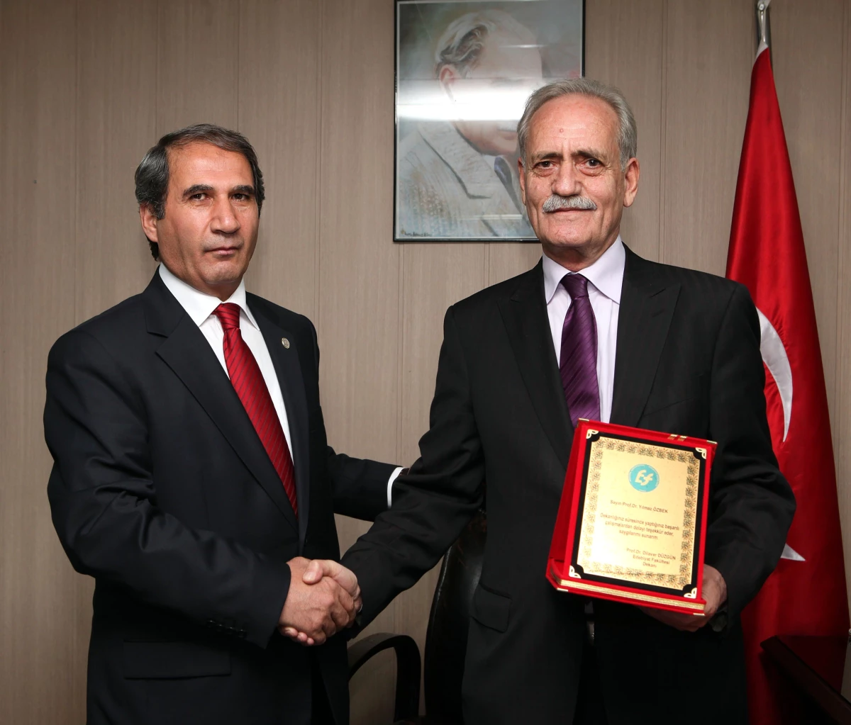 Atatürk Üniversitesi\'nde Edebiyat, Ziraat ve Veteriner Fakülteleri\'nde Dekanlık Devir Teslim Töreni.