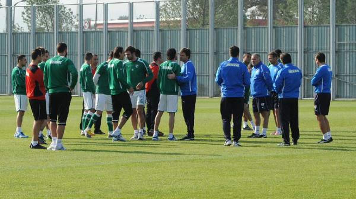Bursaspor\'da Sağlam İçin Kutlama