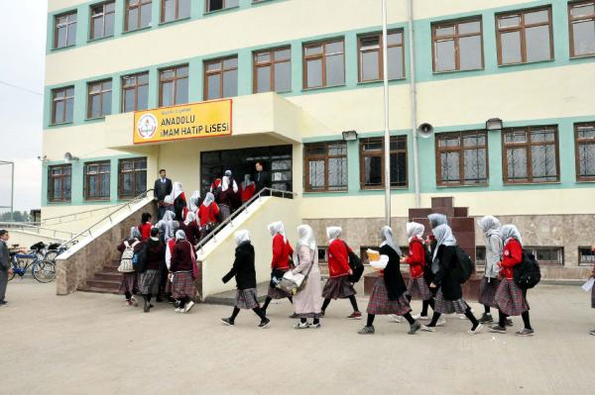 Ceylanpınar\'da Eğitime Yeniden Başladı