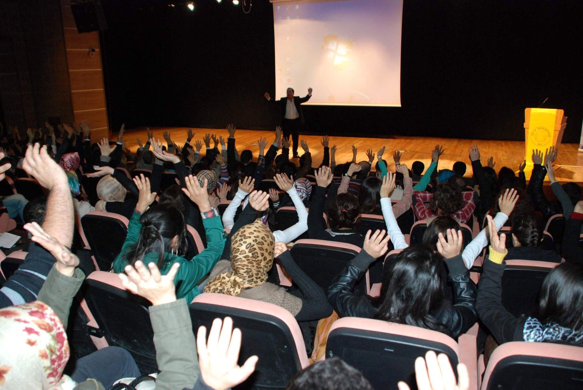 Dü\'de Beden Dili Eğitimi Semineri