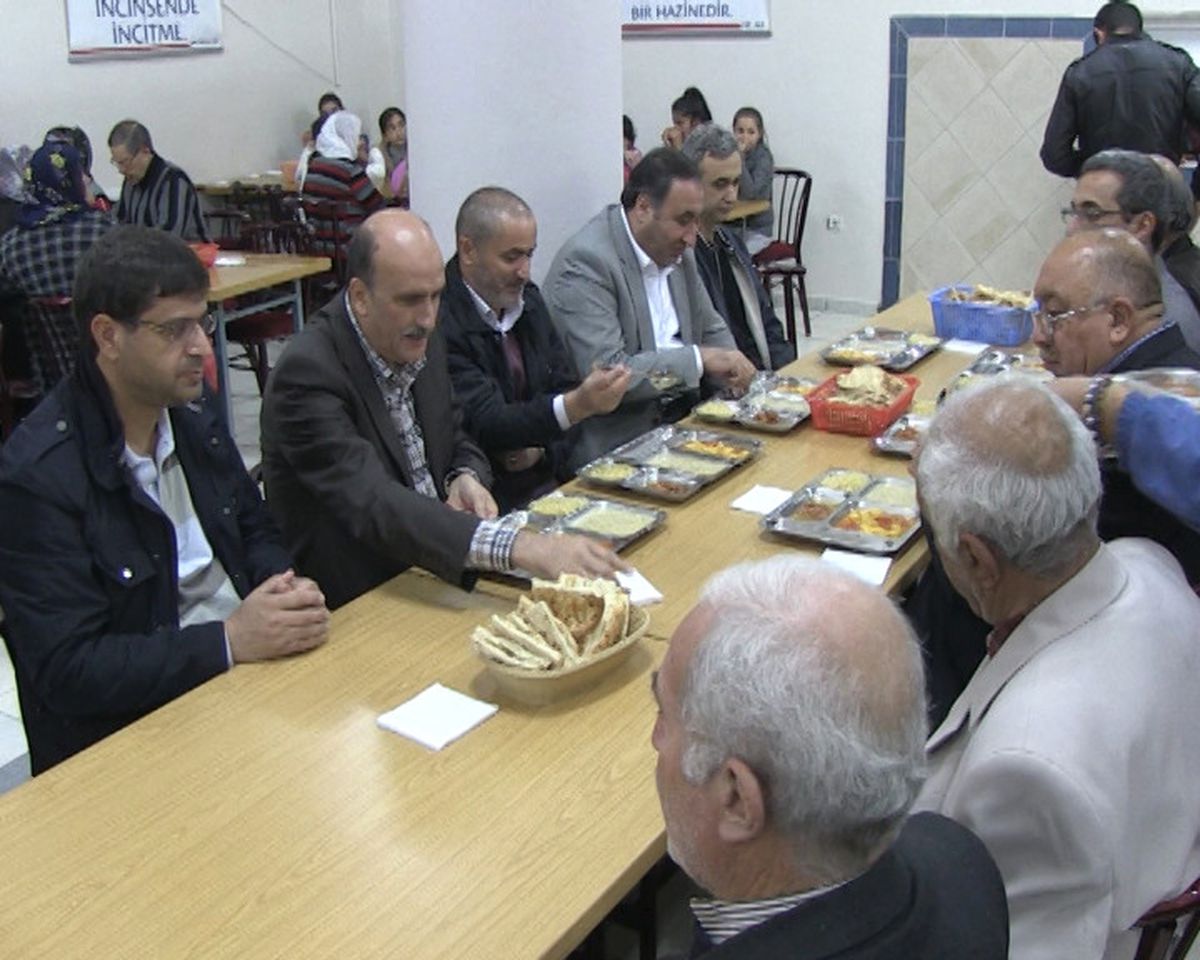 Elazığ Belediyesi\'nden İftar Yemeği