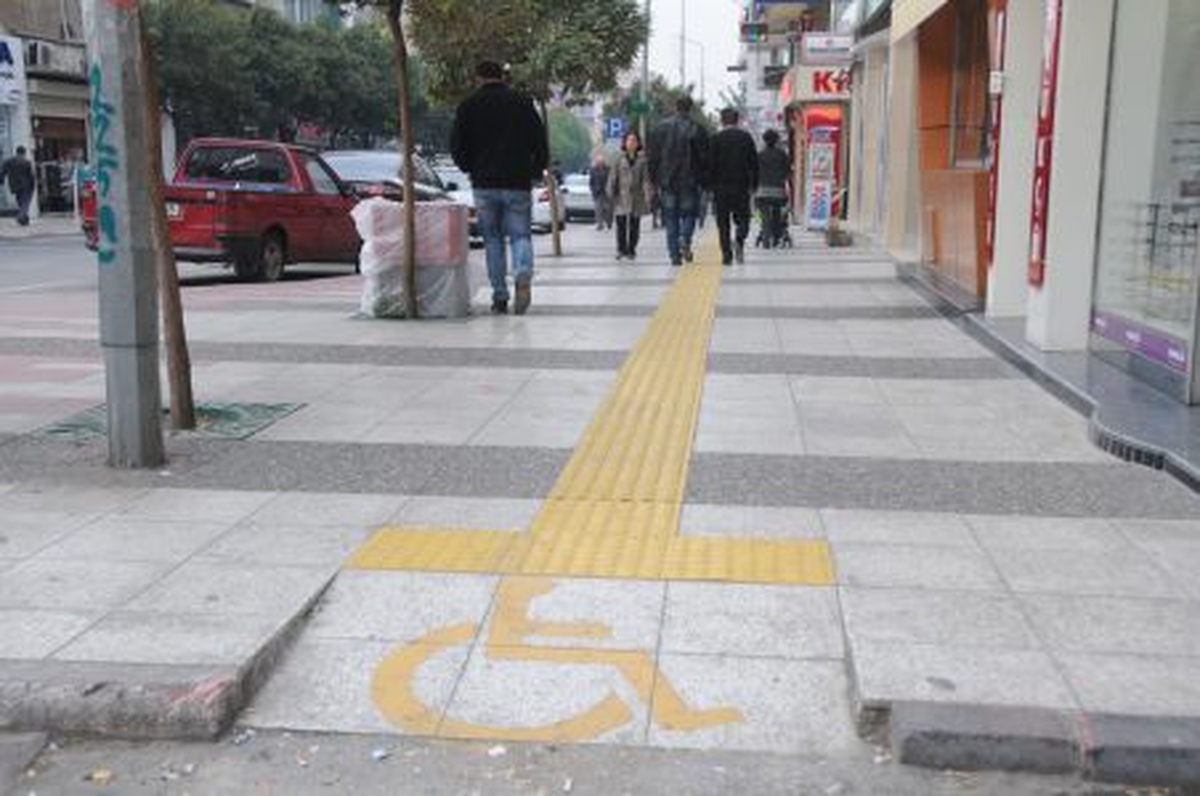 Engelli Rampalarındaki Engeller Kaldırılıyor