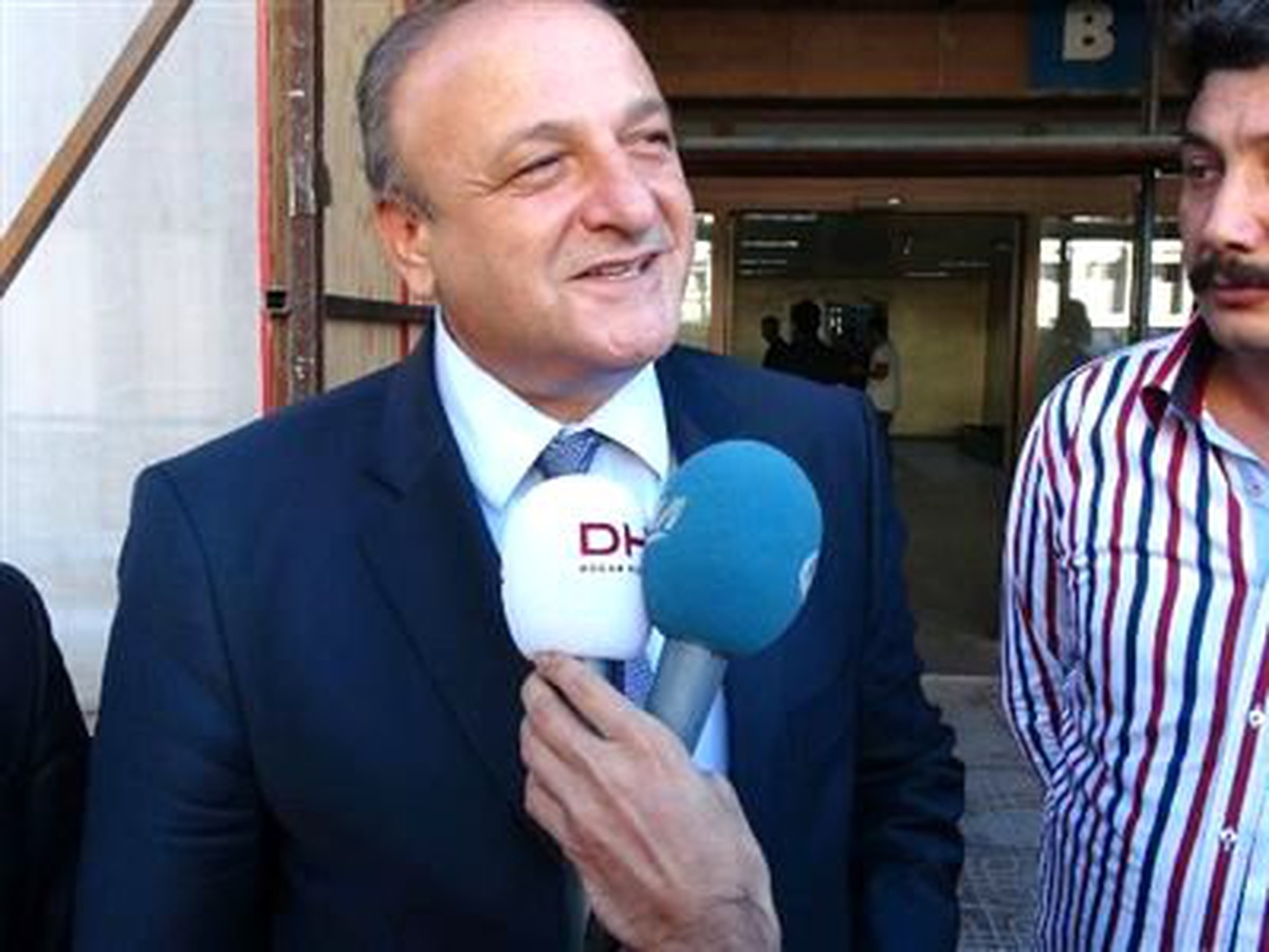"İyi Polis, Kötü Polis Oynuyorlar"