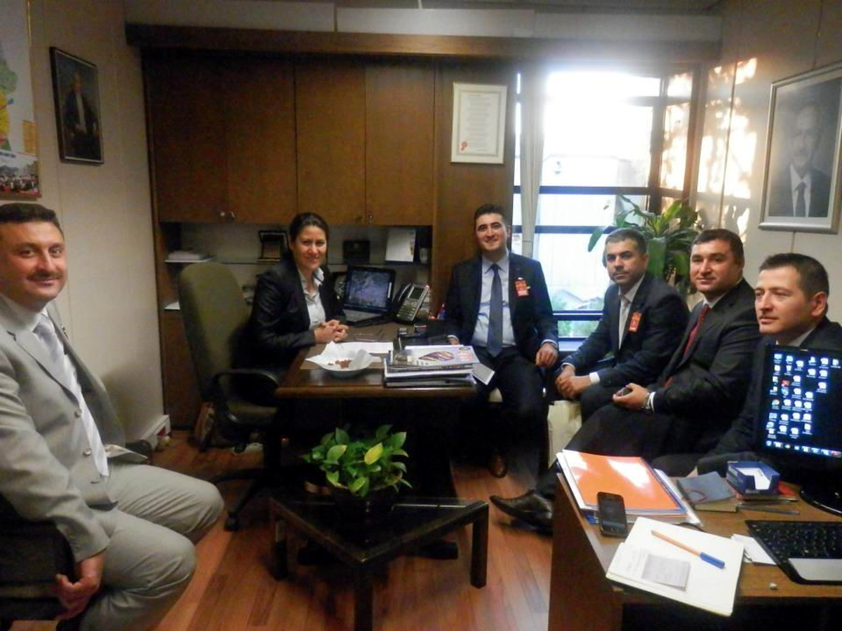 Milletvekili Öz, Tüccar ve Sanayicilerle Görüştü