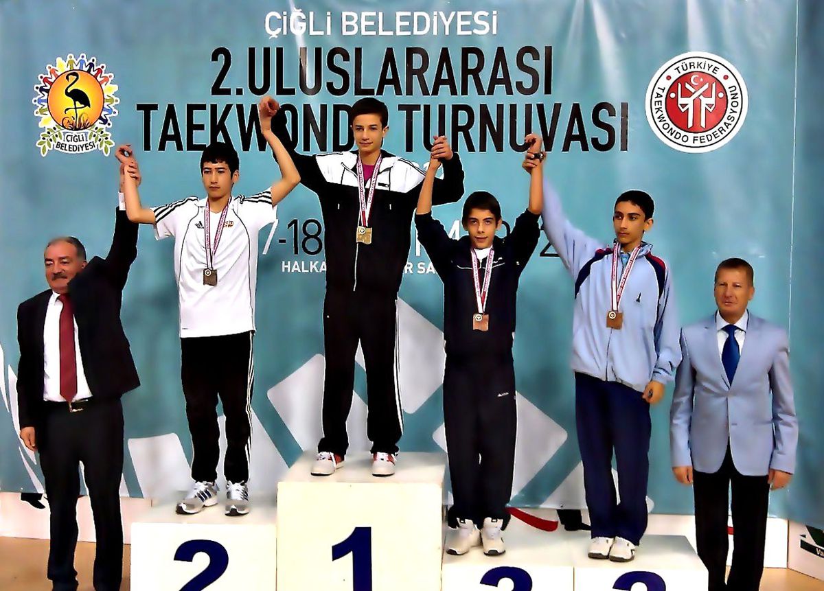 Mudanyalı Tekvando Sporcuları İzmir\'den Başarıyla Döndü
