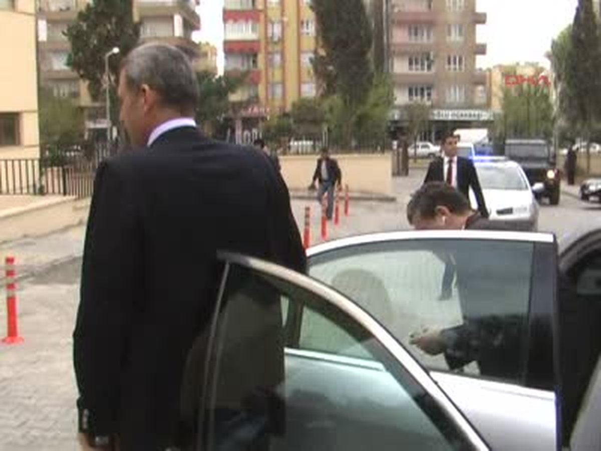 Vali Güvenç: Doktorları Tehdit Etmeyin