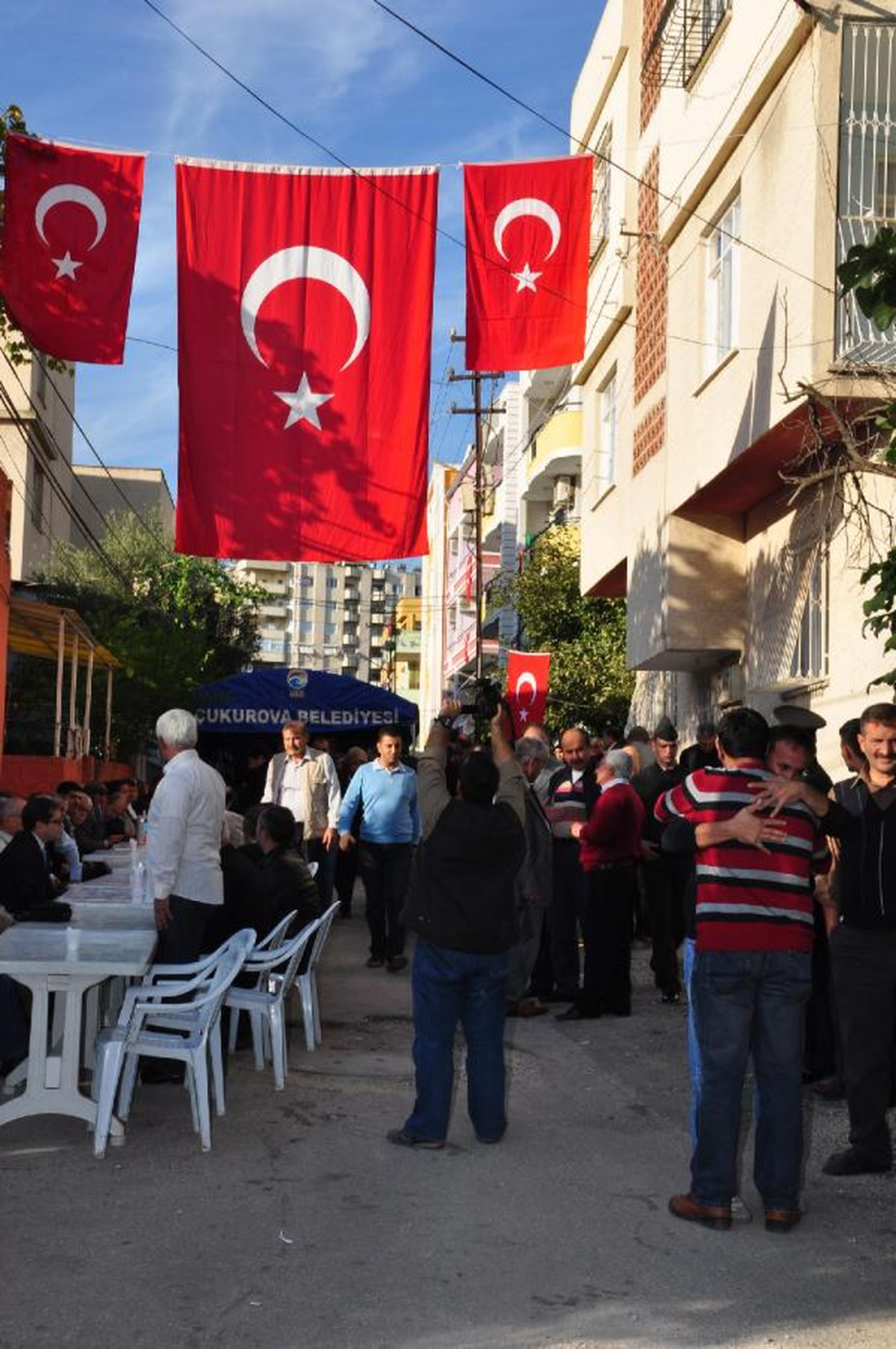 Şemdinli Şehidinin Babasını Başka Bir Şehit Babası Teselli Etti